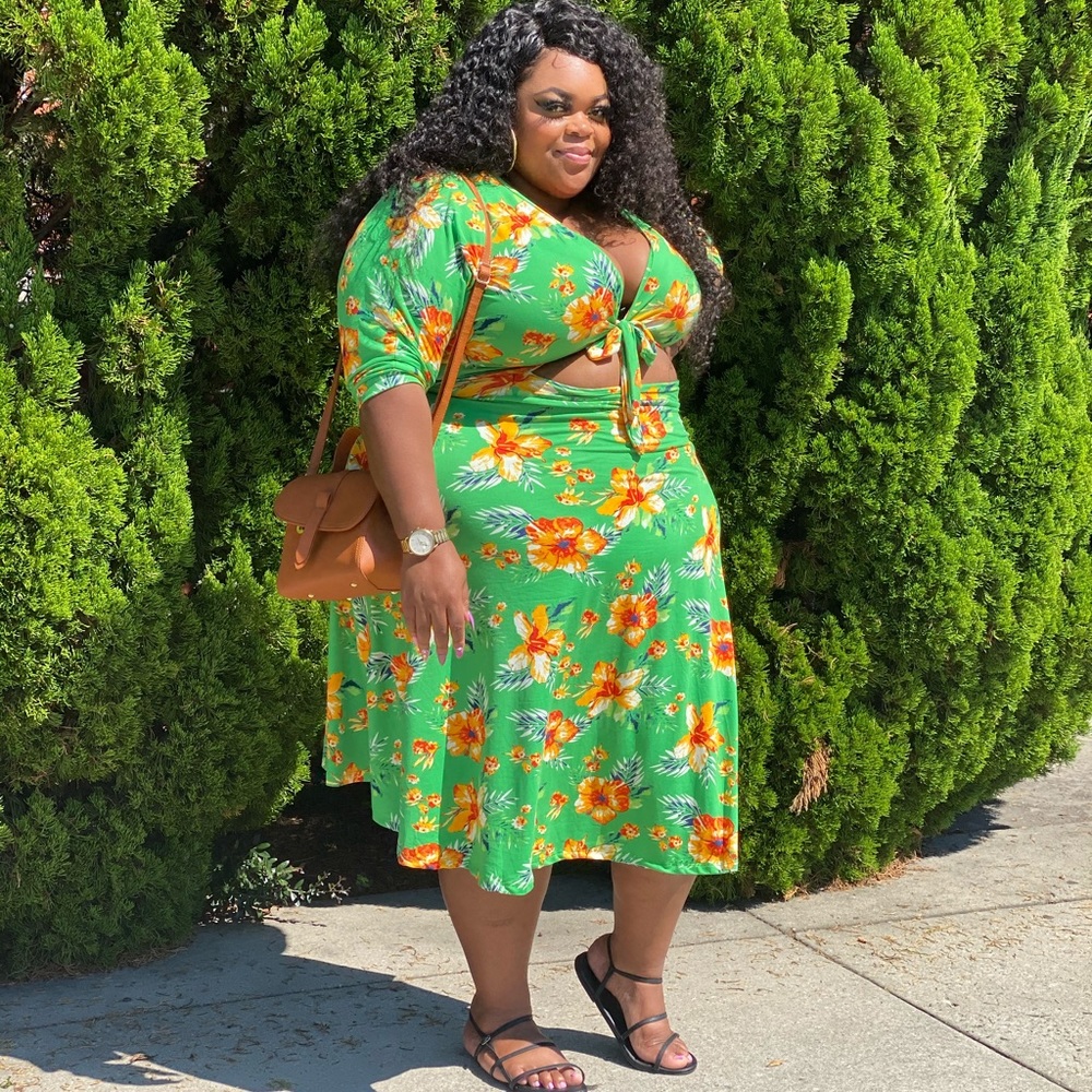 Rebdolls open front Dress